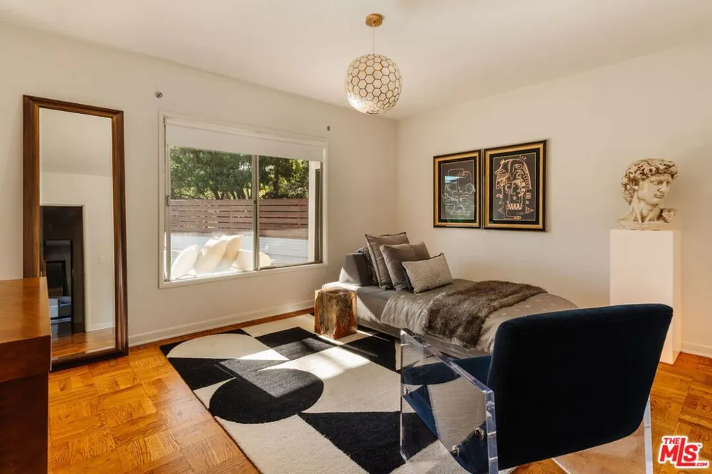 809 Broom Way Los Angeles, CA 90049