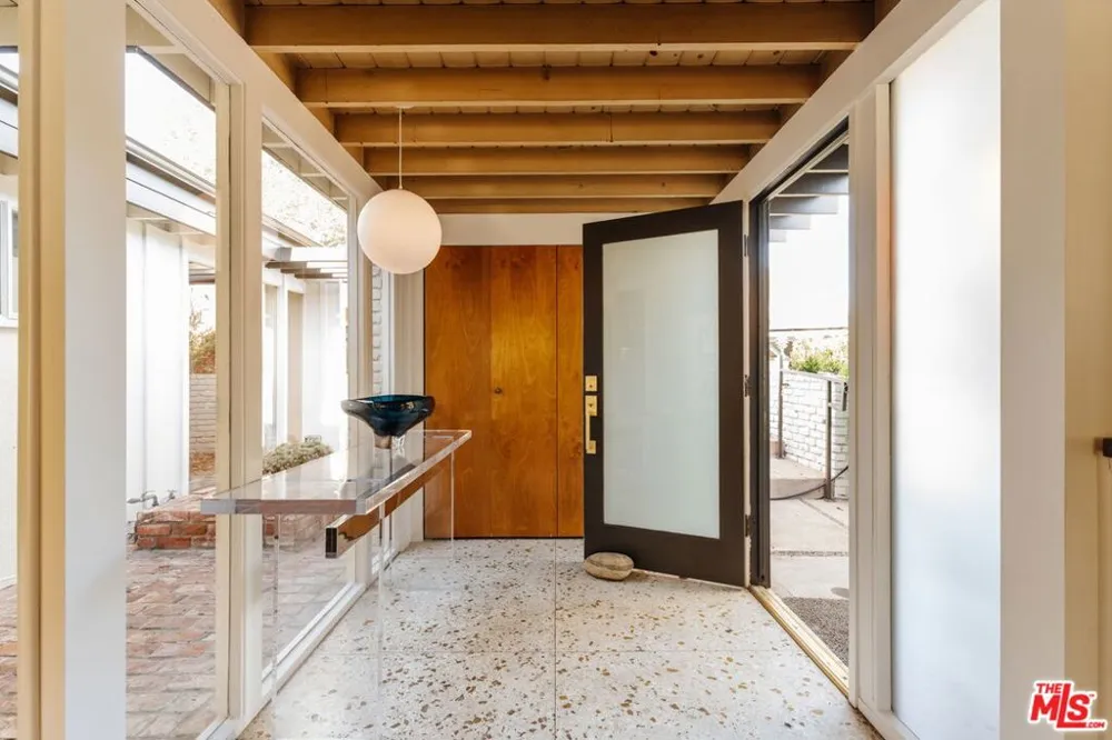809 Broom Way Los Angeles, CA 90049