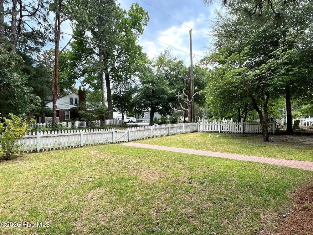 380 Leak Street Southern Pines, NC 28387