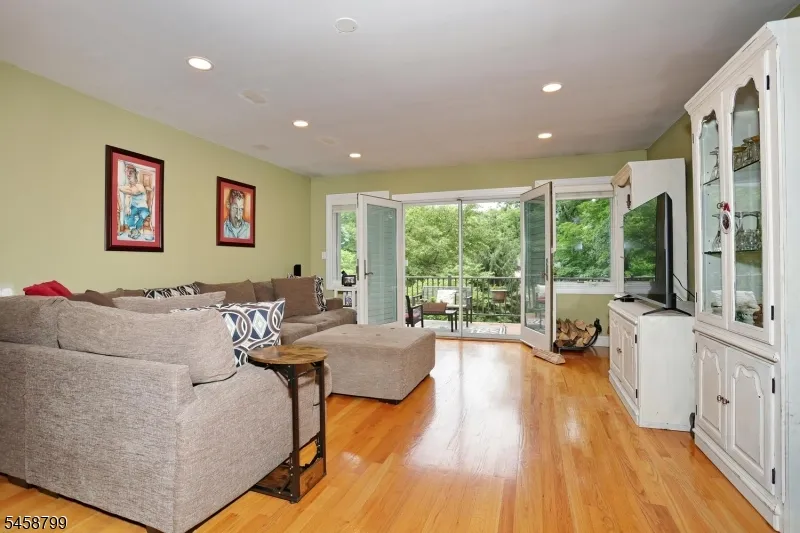 121 Magee Rd Ringwood, NJ 07456