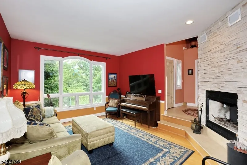 121 Magee Rd Ringwood, NJ 07456