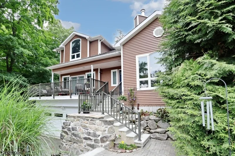 121 Magee Rd Ringwood, NJ 07456