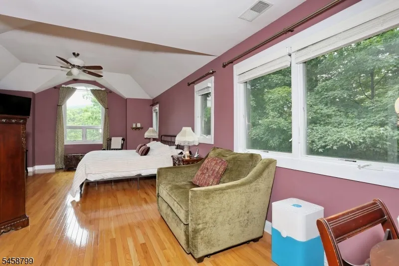 121 Magee Rd Ringwood, NJ 07456