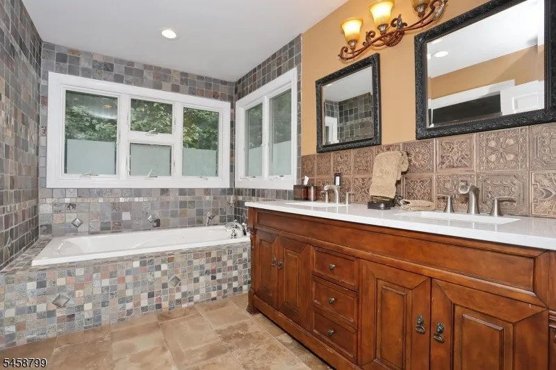 121 Magee Rd Ringwood, NJ 07456
