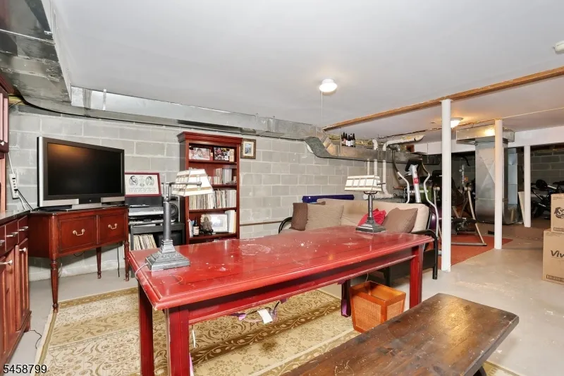 121 Magee Rd Ringwood, NJ 07456