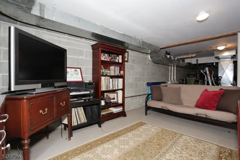 121 Magee Rd Ringwood, NJ 07456