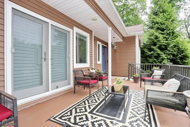 121 Magee Rd Ringwood, NJ 07456