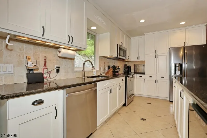 121 Magee Rd Ringwood, NJ 07456