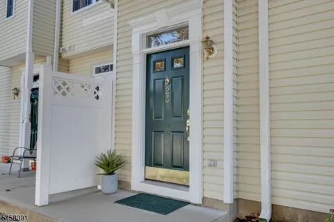 23 Hancock Dr