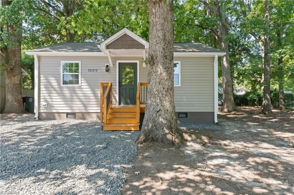 1009 Sykes Avenue Greensboro, NC 27405