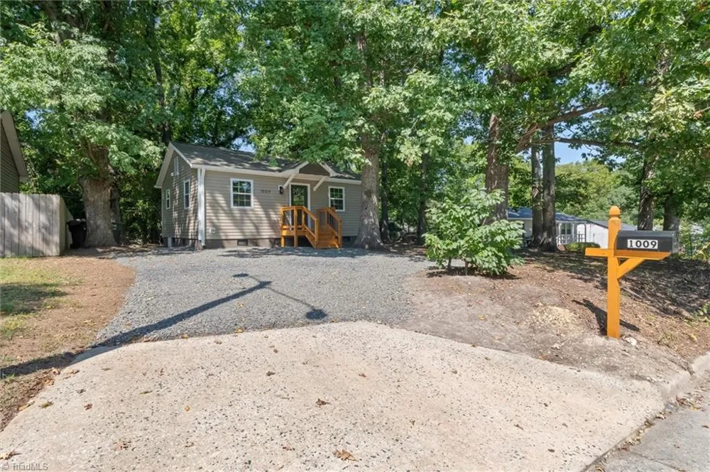 1009 Sykes Avenue Greensboro, NC 27405