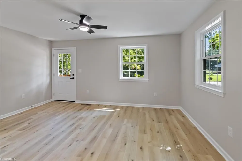 1009 Sykes Avenue Greensboro, NC 27405
