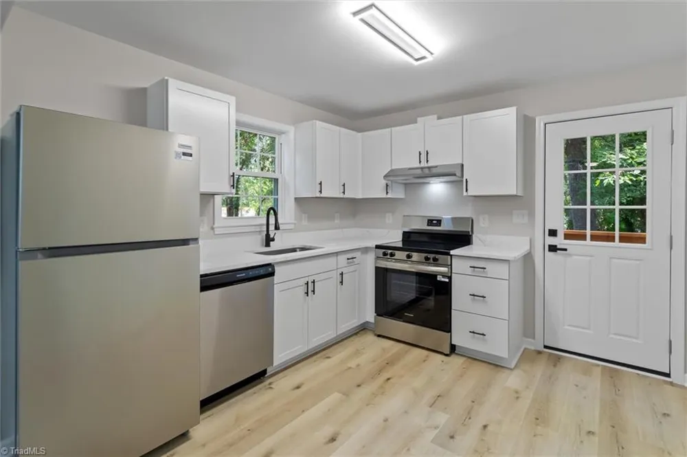 1009 Sykes Avenue Greensboro, NC 27405