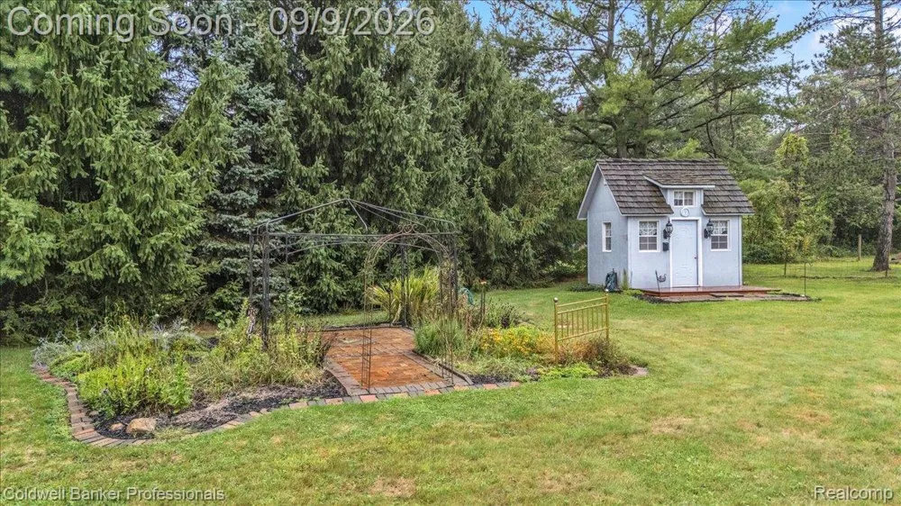 1405 McKail Road Addison Township, MI 48367