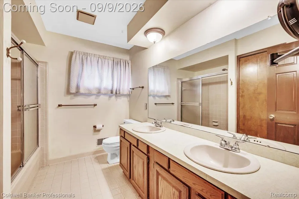 1405 McKail Road Addison Township, MI 48367