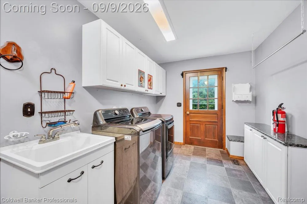 1405 McKail Road Addison Township, MI 48367