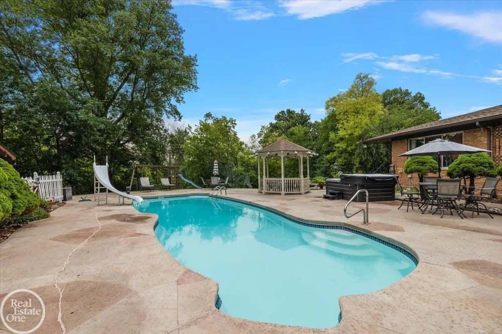 21266 Balfour Street Clinton Charter Township, MI 48036