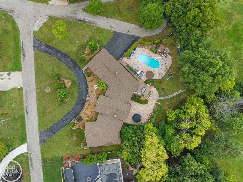 21266 Balfour Street Clinton Charter Township, MI 48036