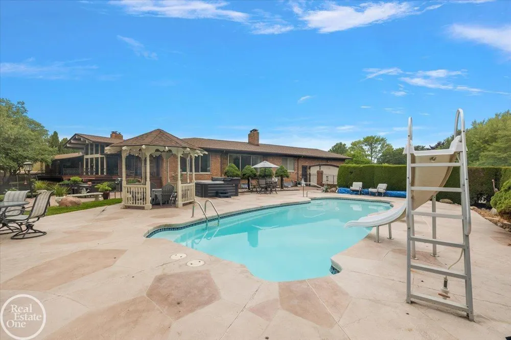21266 Balfour Street Clinton Charter Township, MI 48036