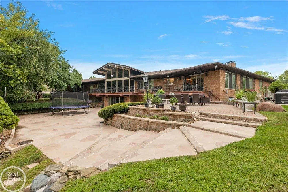 21266 Balfour Street Clinton Charter Township, MI 48036
