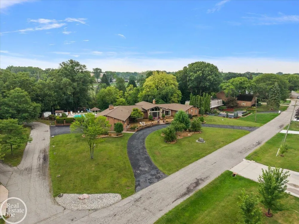 21266 Balfour Street Clinton Charter Township, MI 48036