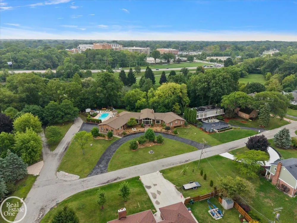 21266 Balfour Street Clinton Charter Township, MI 48036