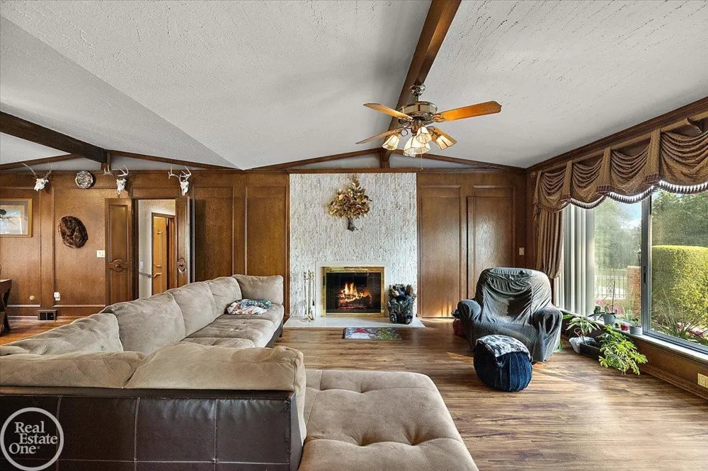 21266 Balfour Street Clinton Charter Township, MI 48036