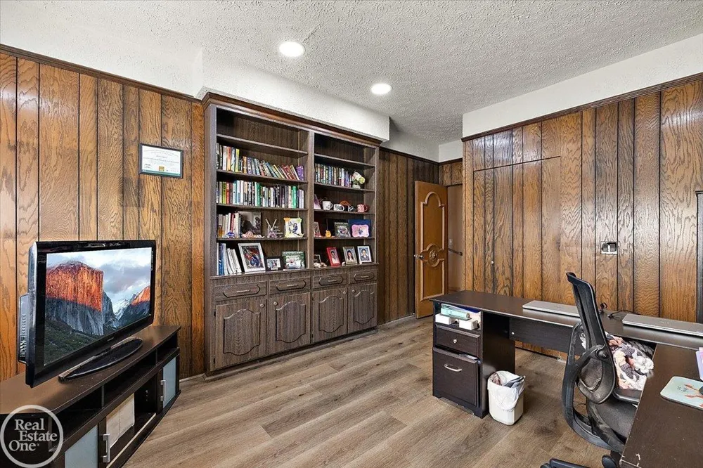 21266 Balfour Street Clinton Charter Township, MI 48036