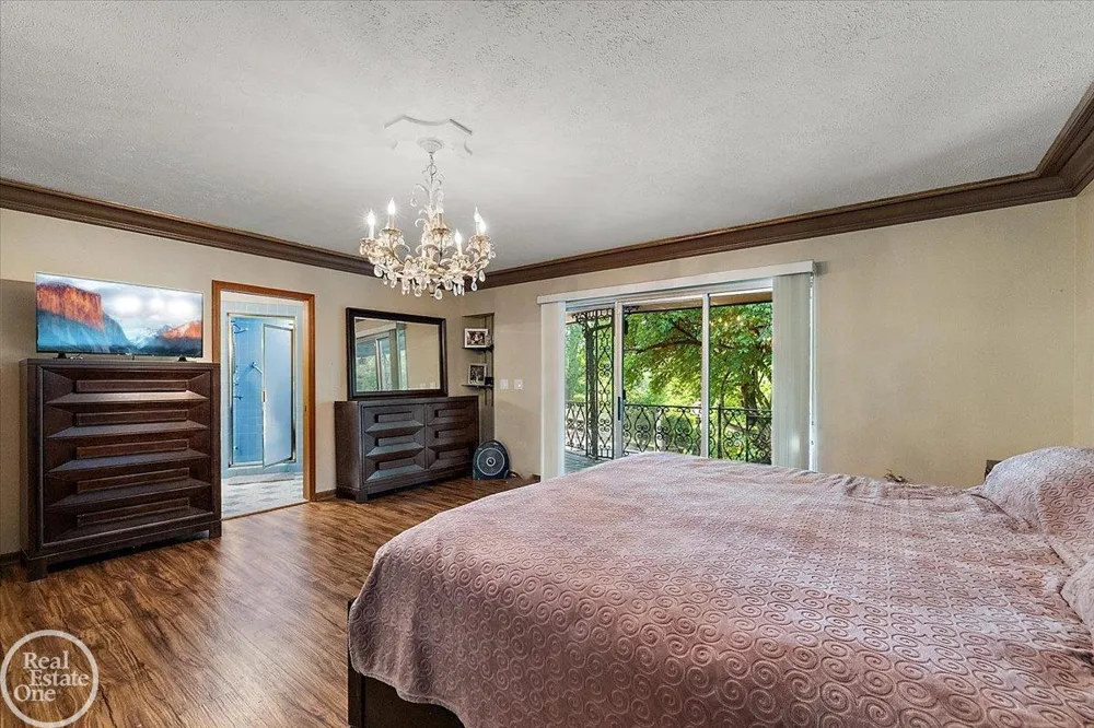 21266 Balfour Street Clinton Charter Township, MI 48036