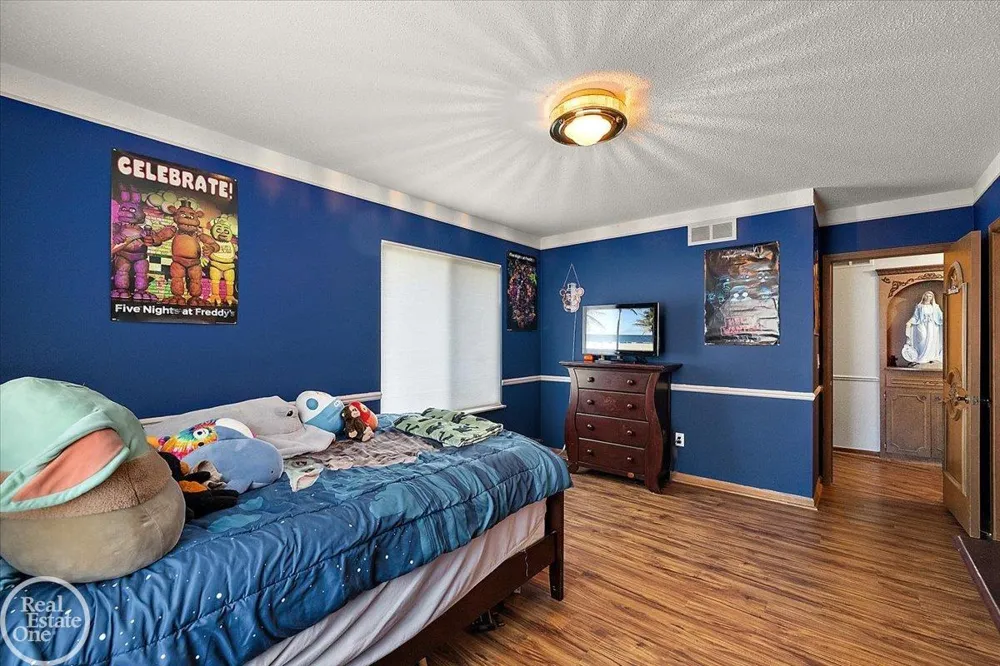 21266 Balfour Street Clinton Charter Township, MI 48036