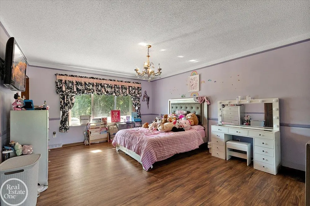21266 Balfour Street Clinton Charter Township, MI 48036