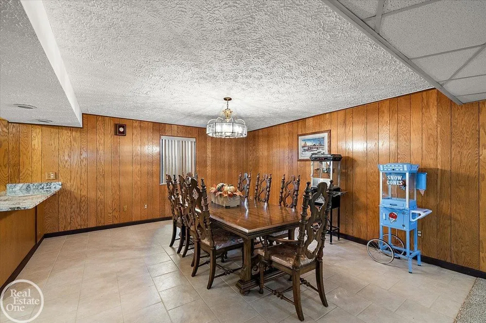 21266 Balfour Street Clinton Charter Township, MI 48036