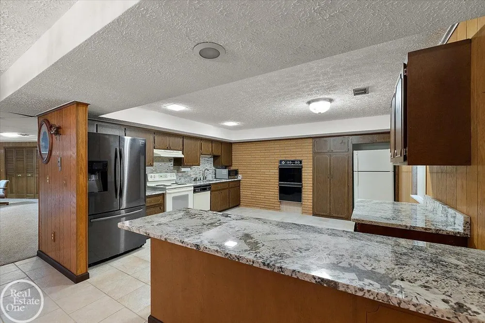 21266 Balfour Street Clinton Charter Township, MI 48036