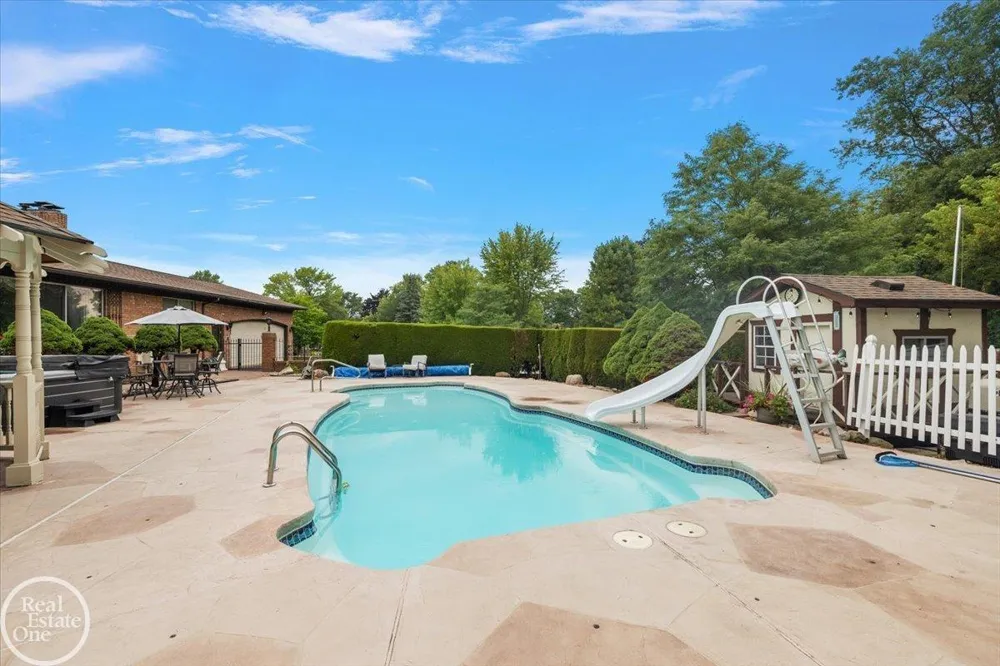 21266 Balfour Street Clinton Charter Township, MI 48036