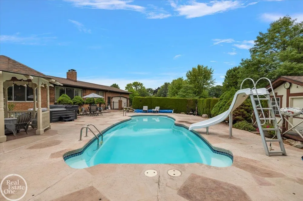 21266 Balfour Street Clinton Charter Township, MI 48036