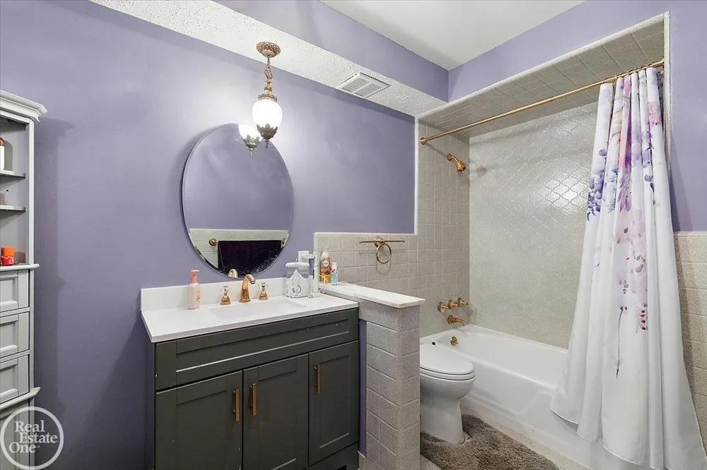 21266 Balfour Street Clinton Charter Township, MI 48036
