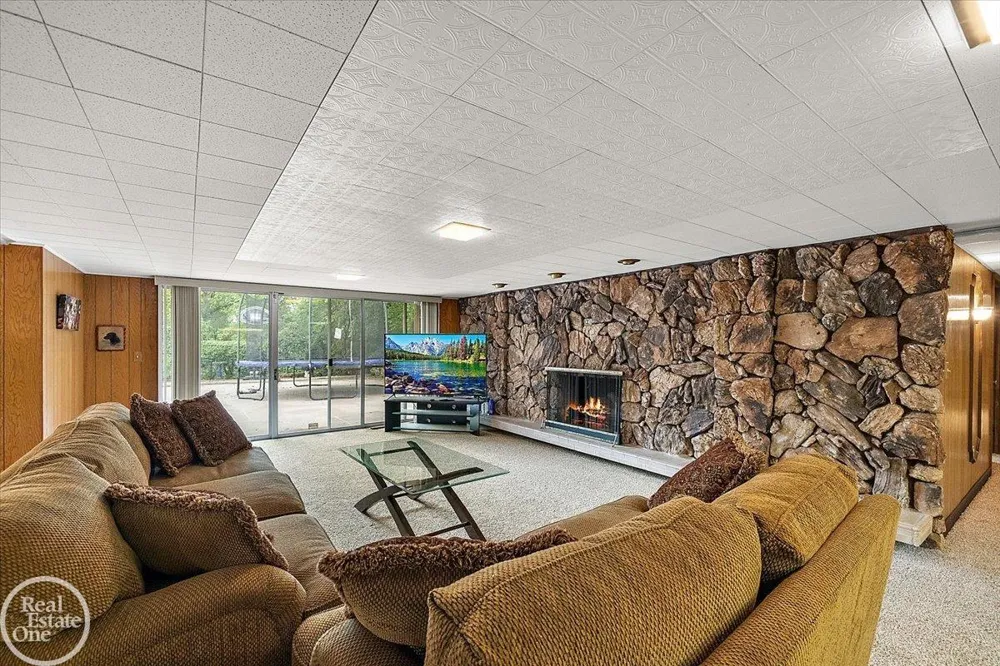 21266 Balfour Street Clinton Charter Township, MI 48036