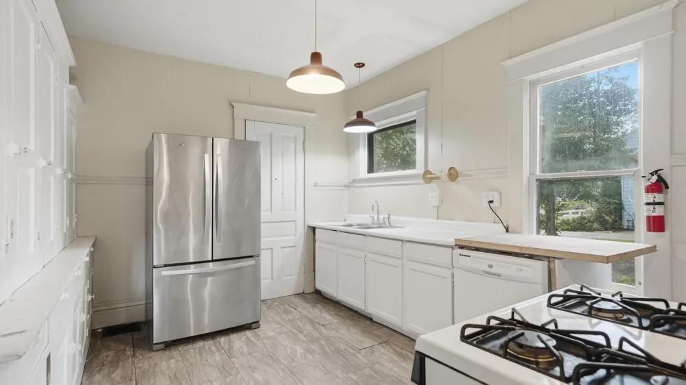 712 W Walnut Street Kalamazoo City, MI 49007