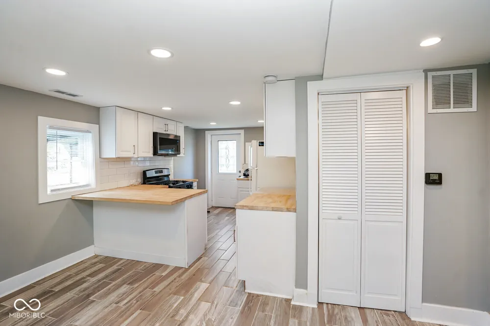 328 E 36th Street Anderson, IN 46013