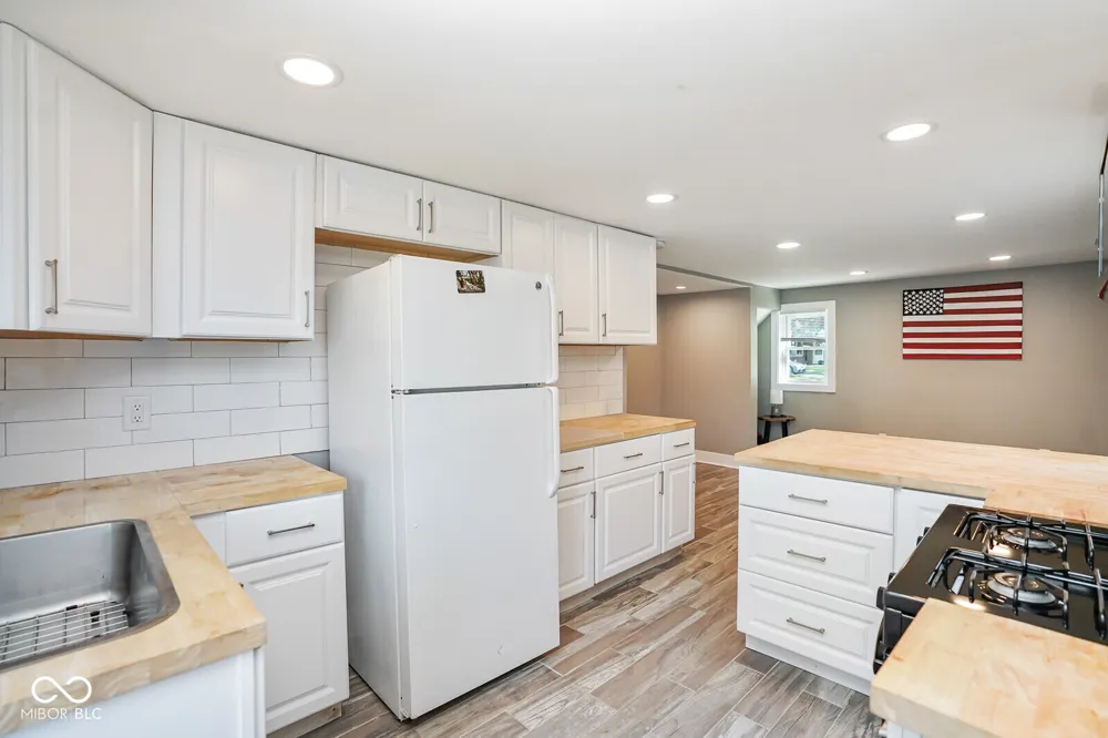 328 E 36th Street Anderson, IN 46013