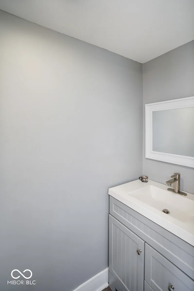 328 E 36th Street Anderson, IN 46013