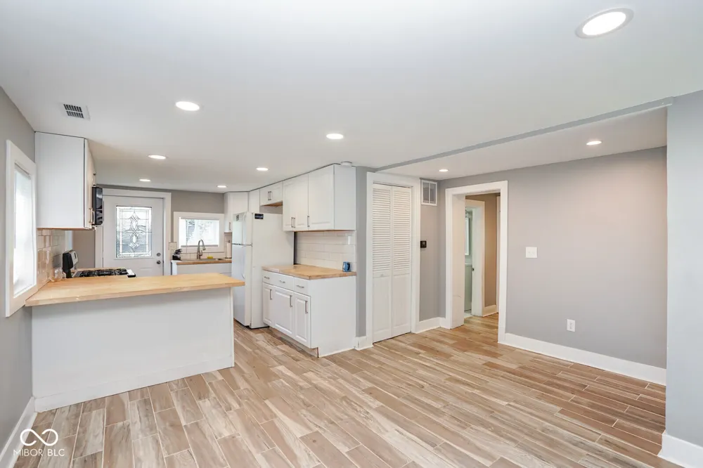 328 E 36th Street Anderson, IN 46013