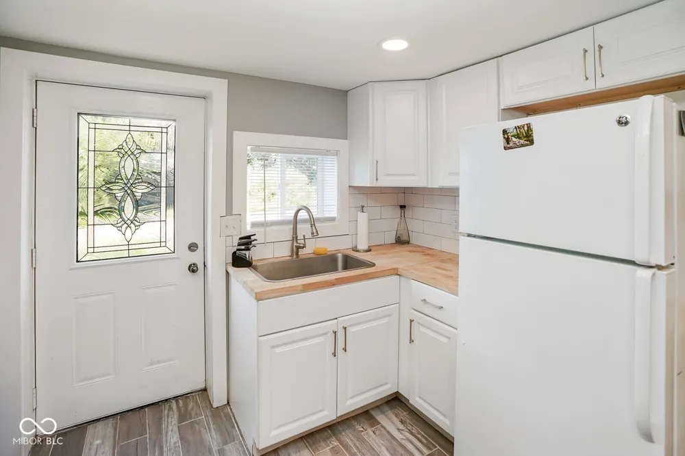 328 E 36th Street Anderson, IN 46013