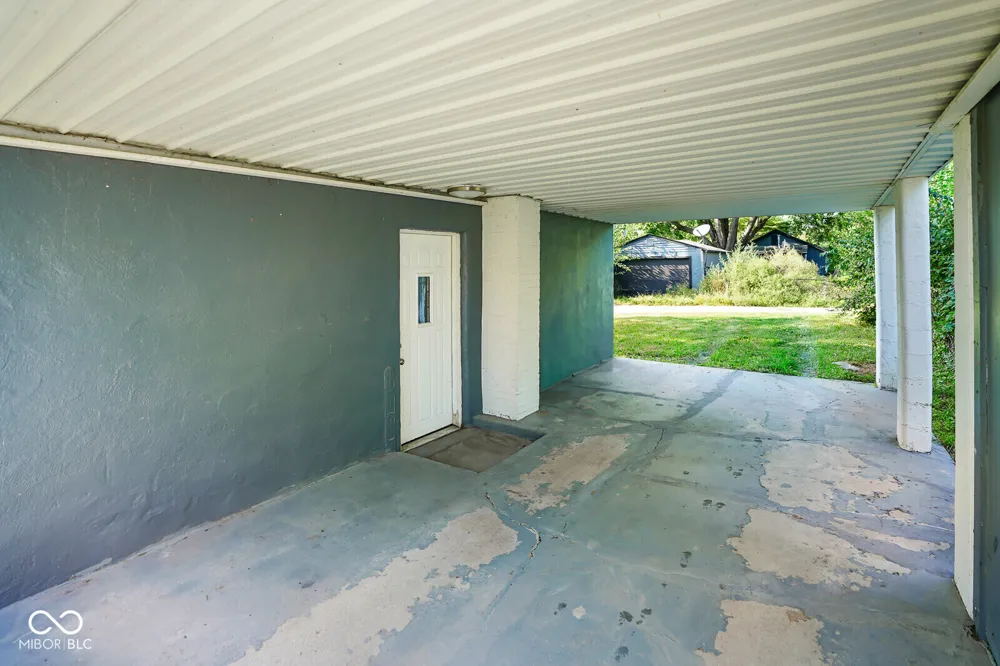 328 E 36th Street Anderson, IN 46013