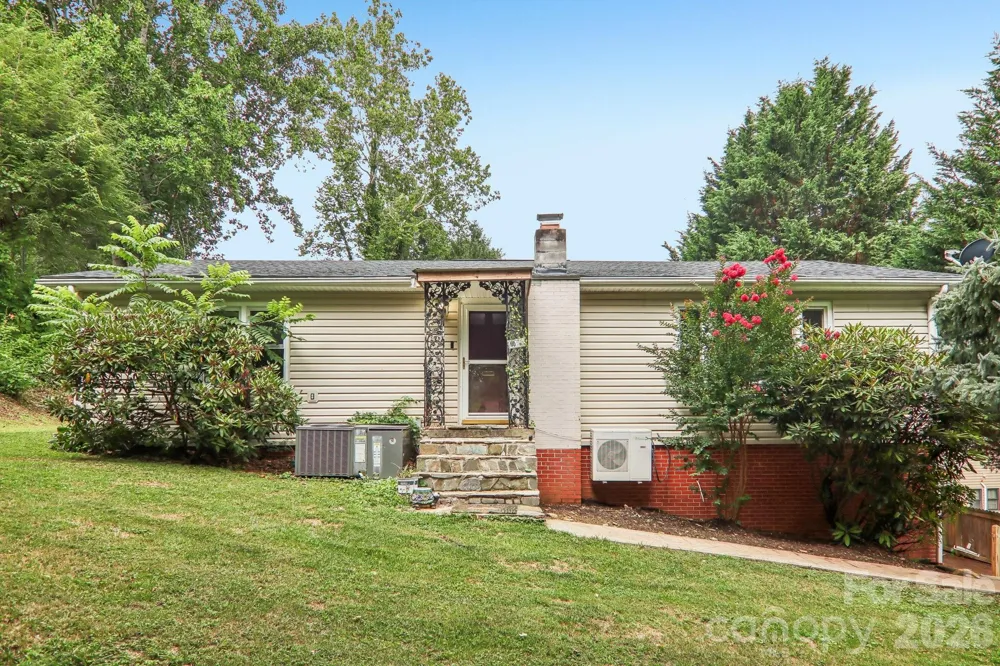 131 & 135 Boyd Avenue Waynesville, NC 28786