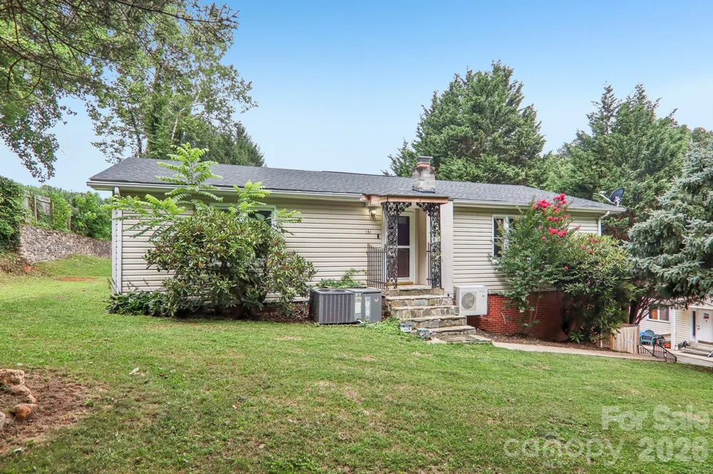 131 & 135 Boyd Avenue Waynesville, NC 28786