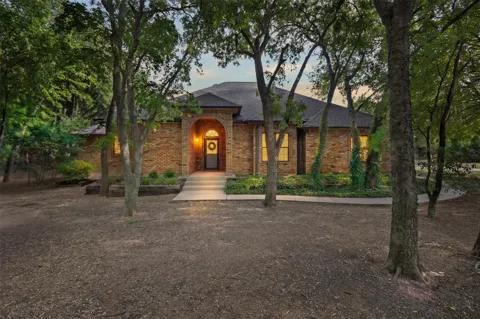 290 Ashford Lane