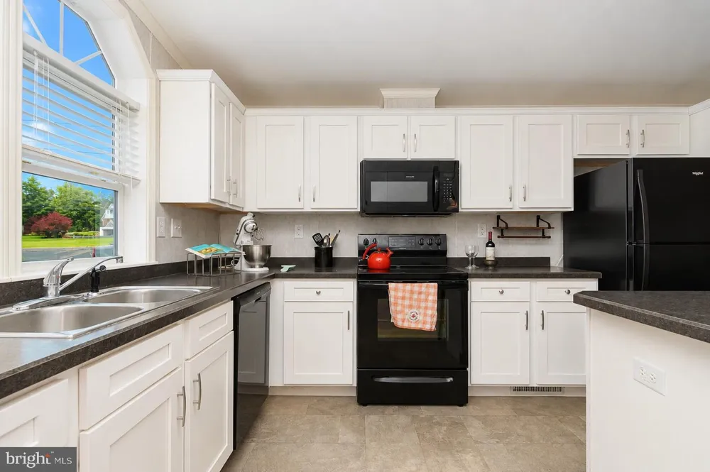 2002 PERILLI DRIVE Telford, PA 18969