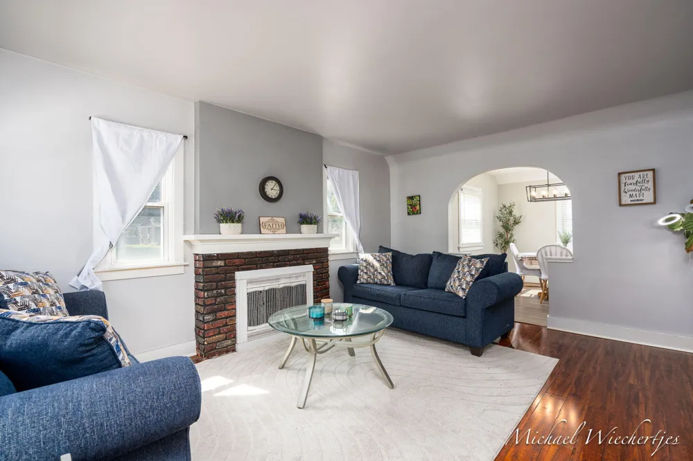 61 Canterbury Street SW Wyoming, MI 49548