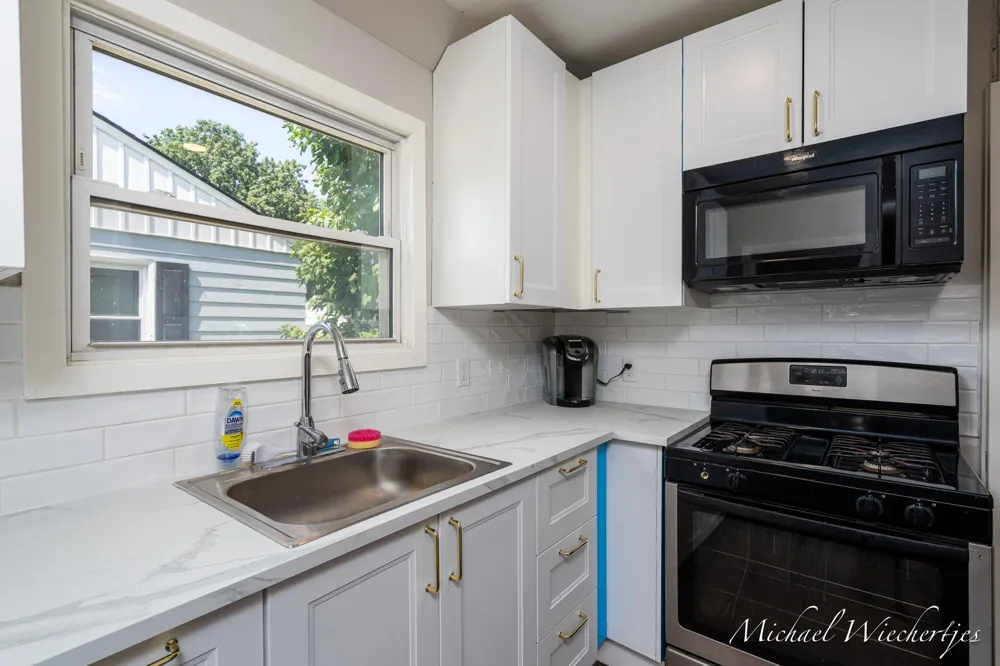 61 Canterbury Street SW Wyoming, MI 49548